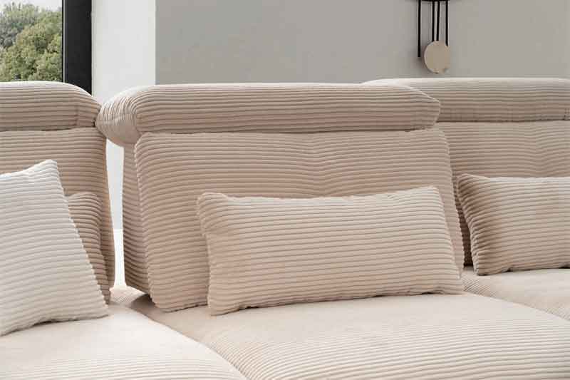 Breiter Cord in Beige.